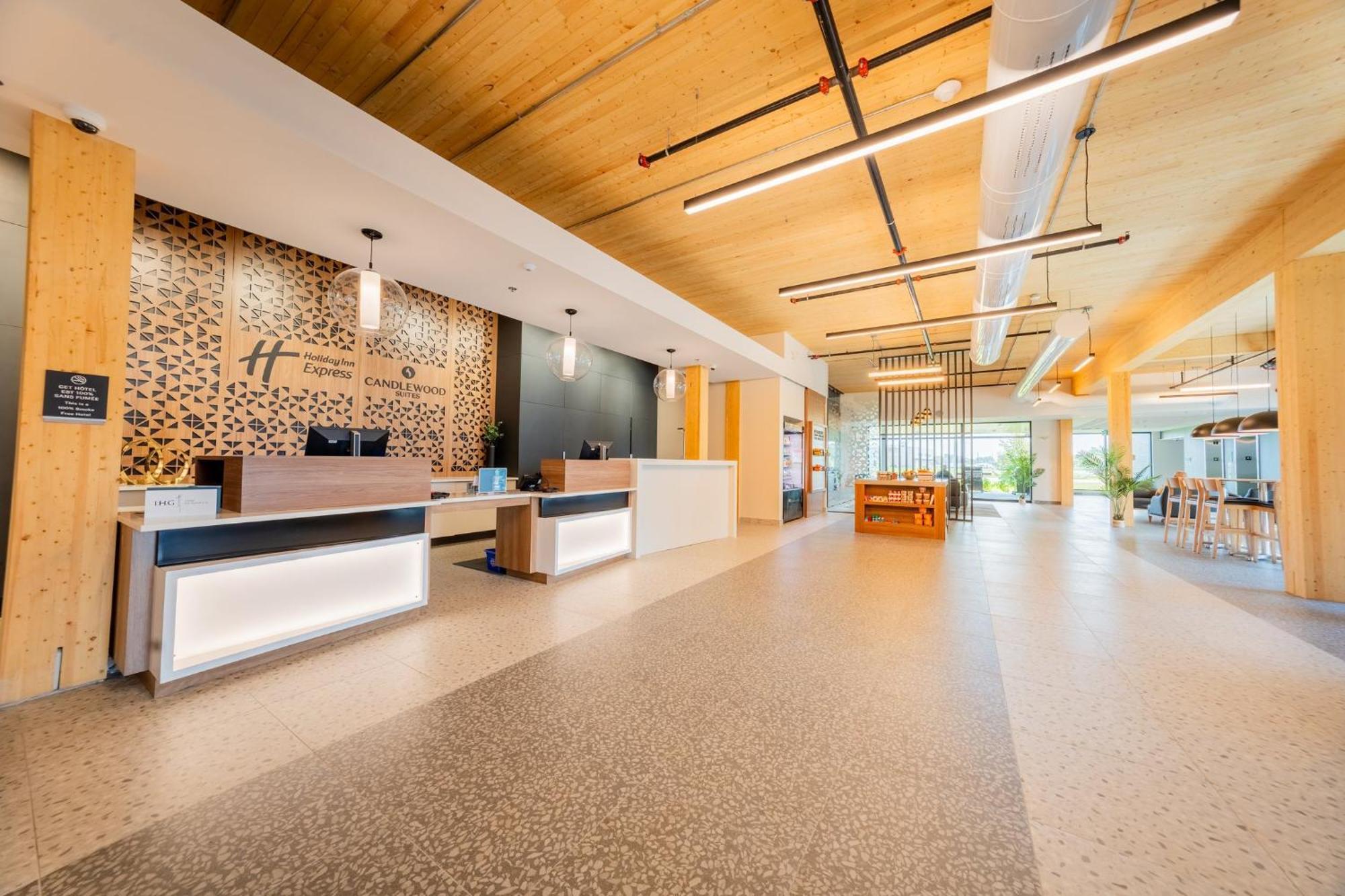 Holiday Inn Express & Suites - Trois Rivieres Ouest By Ihg Zewnętrze zdjęcie