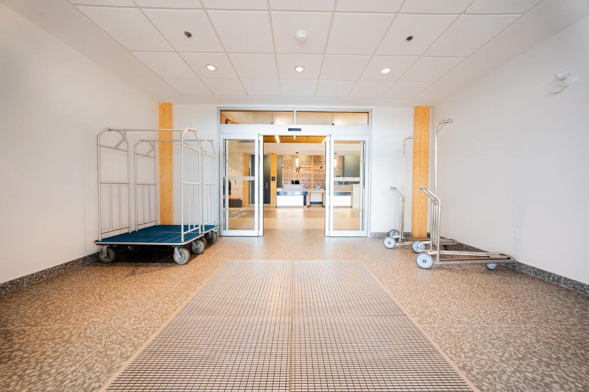 Holiday Inn Express & Suites - Trois Rivieres Ouest By Ihg Zewnętrze zdjęcie